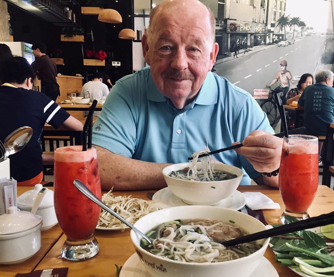Cựu binh Mỹ dùng Facebook để bạn bè biết Việt Nam đã thay đổi cuu binh my dung facebook de ban be biet viet nam da thay doi