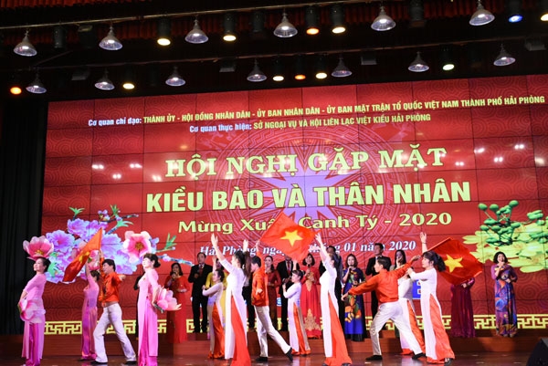 gan 400 kieu bao va nhan than gap mat tai thanh pho cang hai phong