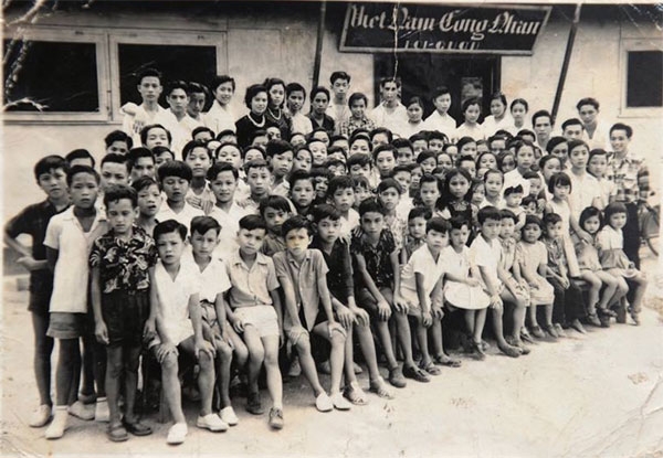 Trẻ em Việt tại Nouvelle-Calédonie được học sách giáo khoa Tiếng Việt chính quy tre em viet duoc hoc sach giao khoa tieng viet chinh quy tai nouvelle caledonie