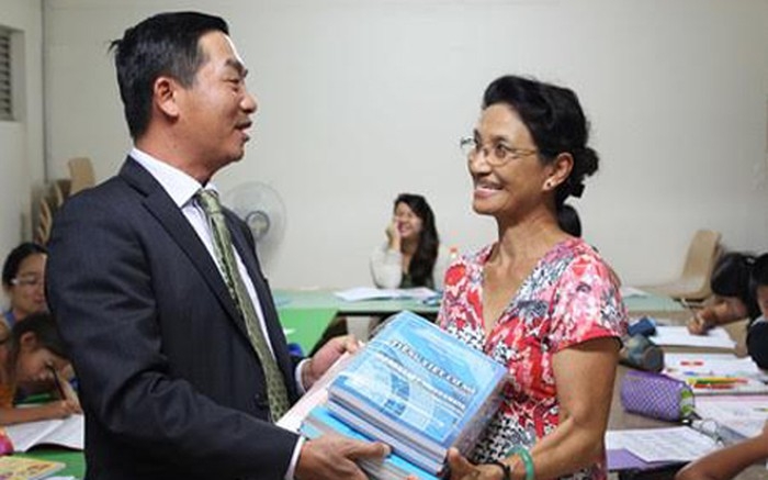 Trẻ em Việt tại Nouvelle-Calédonie được học sách giáo khoa Tiếng Việt chính quy tre em viet duoc hoc sach giao khoa tieng viet chinh quy tai nouvelle caledonie
