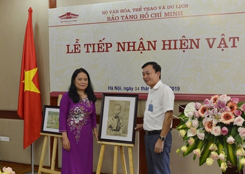 Pierre Flamen - một cựu binh người Pháp giữ gìn chân dung Chủ tịch Hồ Chí Minh hơn 70 năm buc tranh chan dung chu tich ho chi minh duoc pierre flamen phap giu gin hon 70 nam
