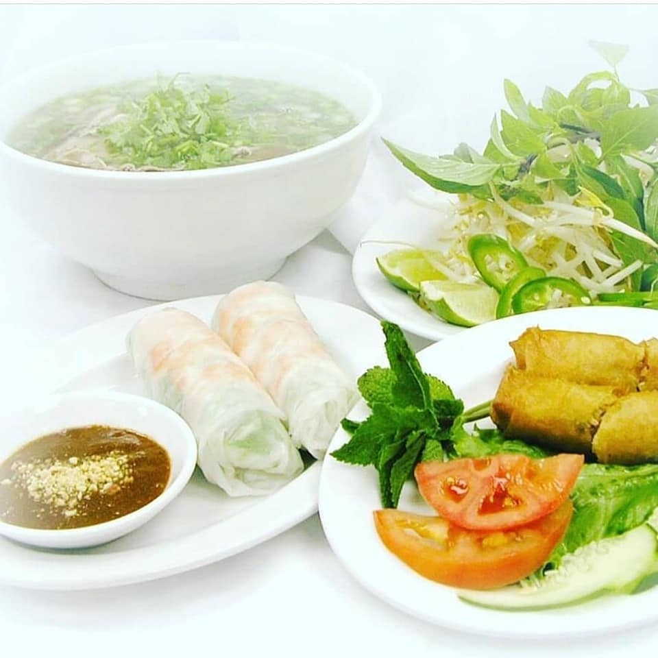 Ẩm thực Việt tỏa sáng tại Phở D'Lite, Canada am thuc viet toa sang tai pho dlite canada