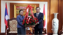 bao chi chau phi ca ngoi vai tro lanh dao cua dang cong san viet nam
