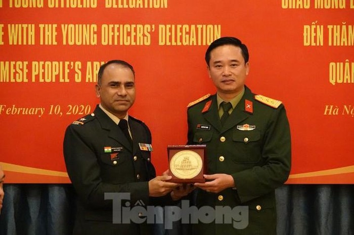 Sĩ quan trẻ Quân đội nhân dân Việt Nam và Quân đội Cộng hòa Ấn Độ tọa đàm, giao lưu lần thứ 8 si quan tre quan doi nhan dan viet nam va quan doi cong hoa an do toa dam giao luu lan thu 8