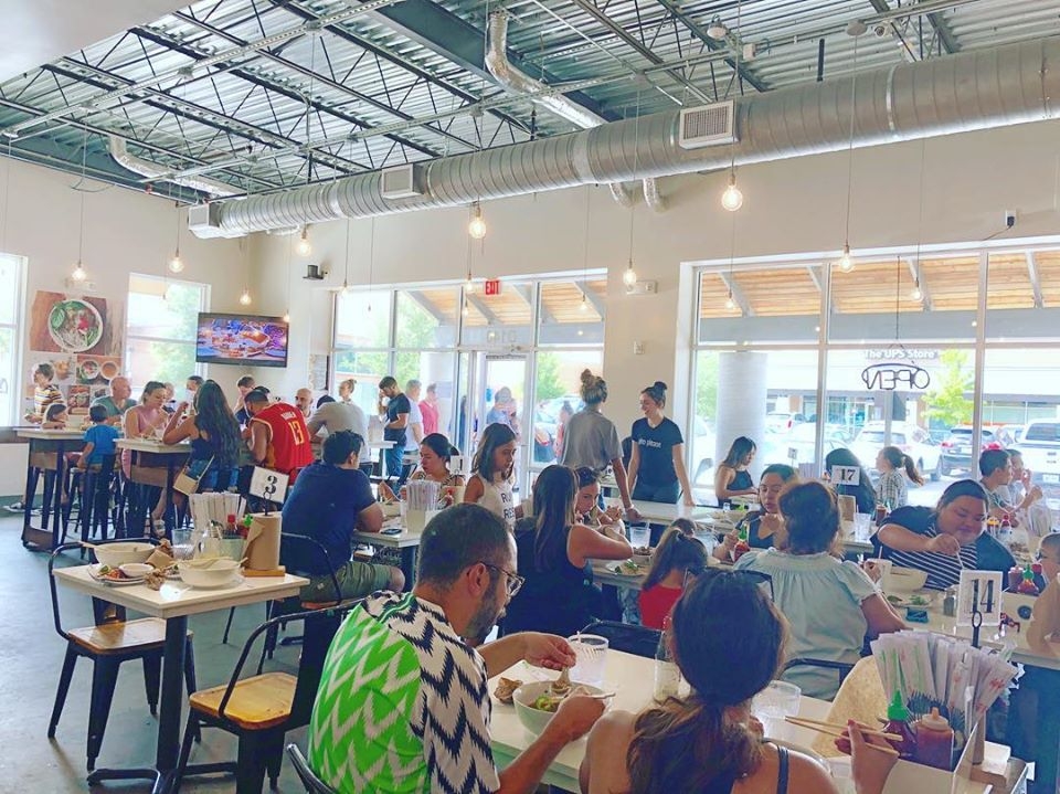Đến Pho Please (Mỹ) thưởng thức tô phở "hàng không mẫu hạm" đặc biệt den pho please my thuong thuc to pho hang khong mau ham dac biet