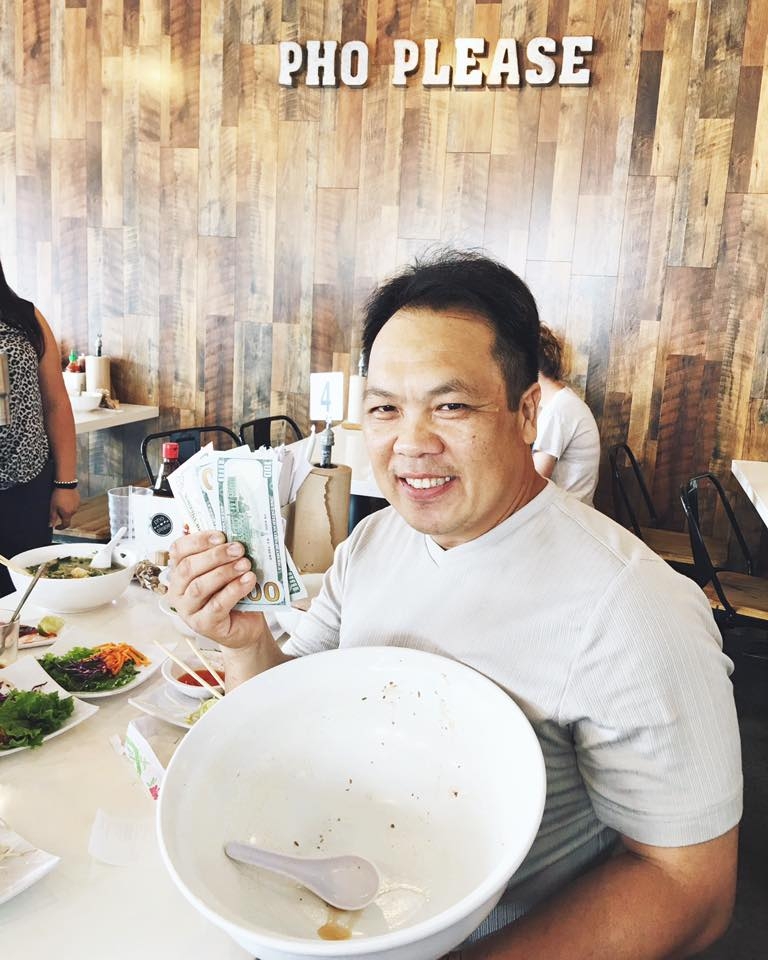 Đến Pho Please (Mỹ) thưởng thức tô phở "hàng không mẫu hạm" đặc biệt den pho please my thuong thuc to pho hang khong mau ham dac biet