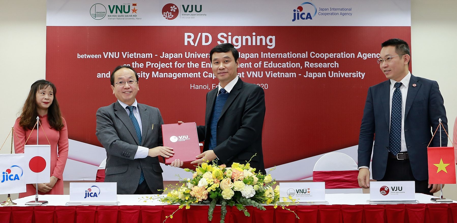 JICA sẽ hỗ trợ Đại học Việt Nhật ở nhiều hạng mục jica ho tro dai hoc viet nhat vnu thiet lap nen mong cho hoat dong giao duc nghien cuu va quan tri chat luong cao