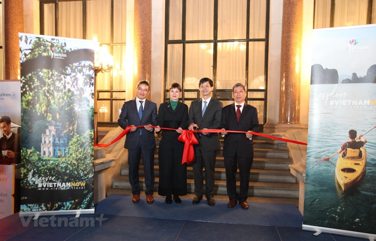 Việt Nam đẩy mạnh quảng bá du lịch tại Anh viet nam day manh quang ba du lich tai anh