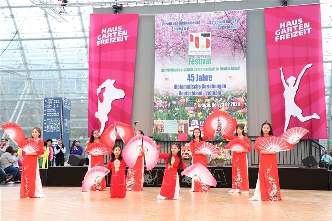 Festival kỷ niệm 45 năm thiết lập quan hệ ngoại giao Việt Nam-Đức festival ky niem 45 nam thiet lap quan he ngoai giao viet nam duc