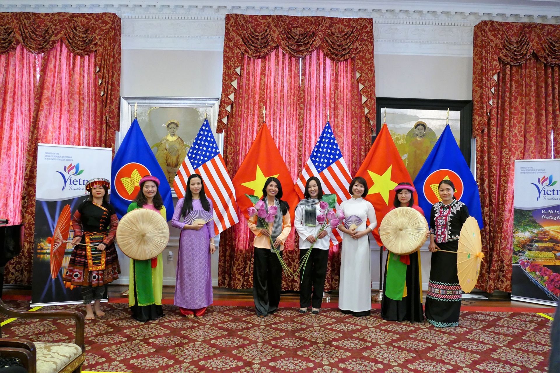 Hơn 100 thành viên tham gia chuỗi các hoạt động của Hội Phụ nữ ASEAN tại Hoa Kỳ hon 100 thanh vien tham gia chuoi cac hoat dong cua hoi phu nu asean tai hoa ky