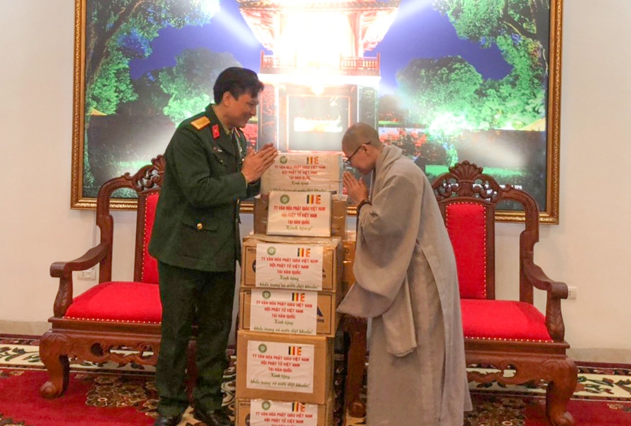 Hội Phật tử Việt Nam tại Hàn Quốc thăm và tặng quà Trung tâm cách ly người từ vùng dịch trở về hoi phat tu viet nam tai han quoc tham va tang qua trung tam cach ly nguoi tu vung dich tro ve
