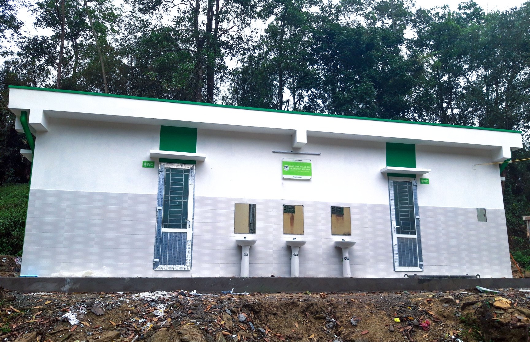 GNI tài trợ gần 500 triệu đồng xây nhà vệ sinh cho trường Trung học phổ thông Tuyên Quang gni tai tro gan 500 trieu dong xay nha ve sinh cho truong trung hoc pho thong tuyen quang