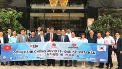 doanh nghiep viet tai tro 30000 usd giup lao chong covid 19