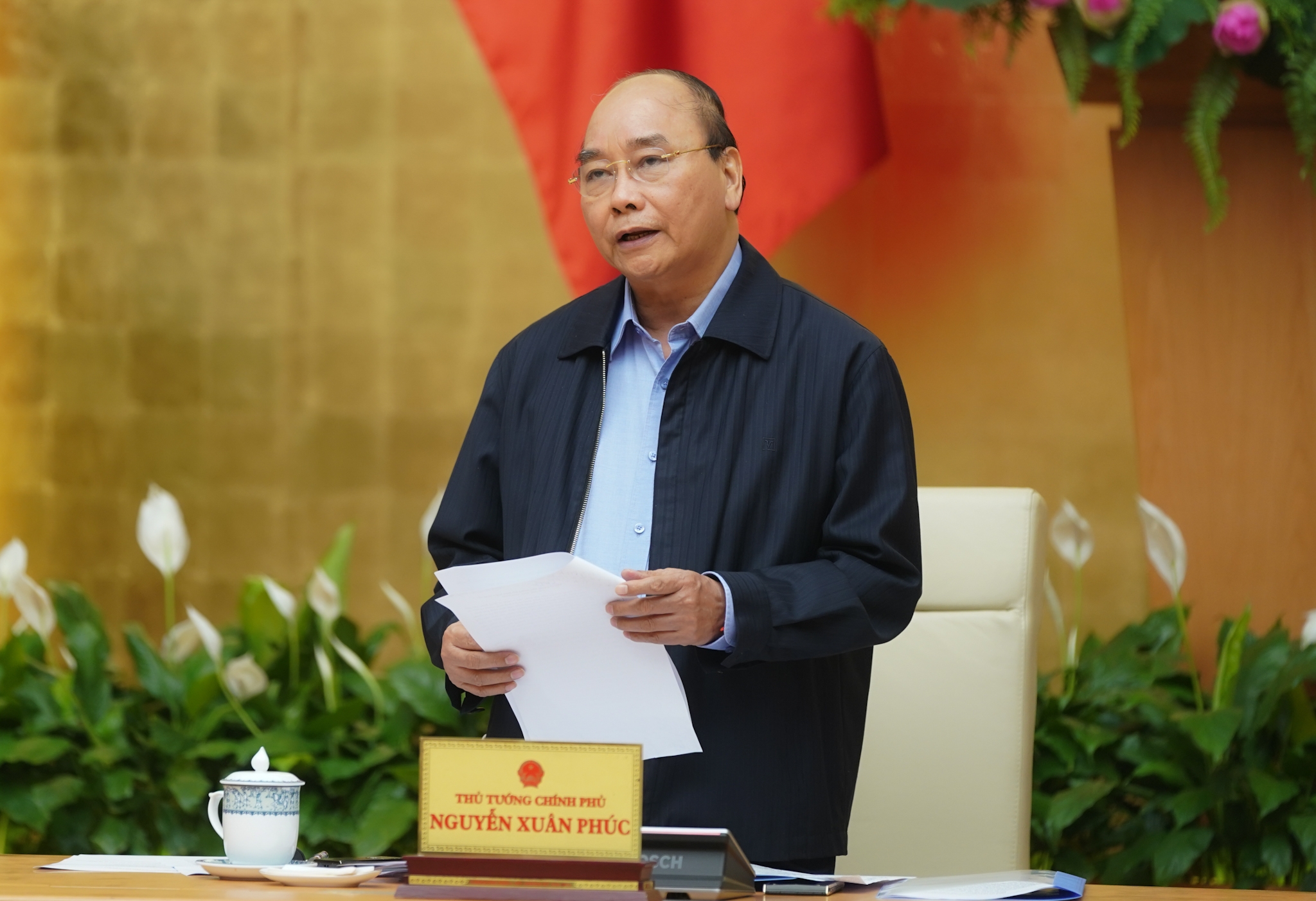 Cần phát động đợt thi đua đặc biệt trong cả nước để phòng, chống COVID-19 thu tuong nguyen xuan phuc y te va cac luc luong lien quan can thi dua nham ngan chan co hieu qua covid 19