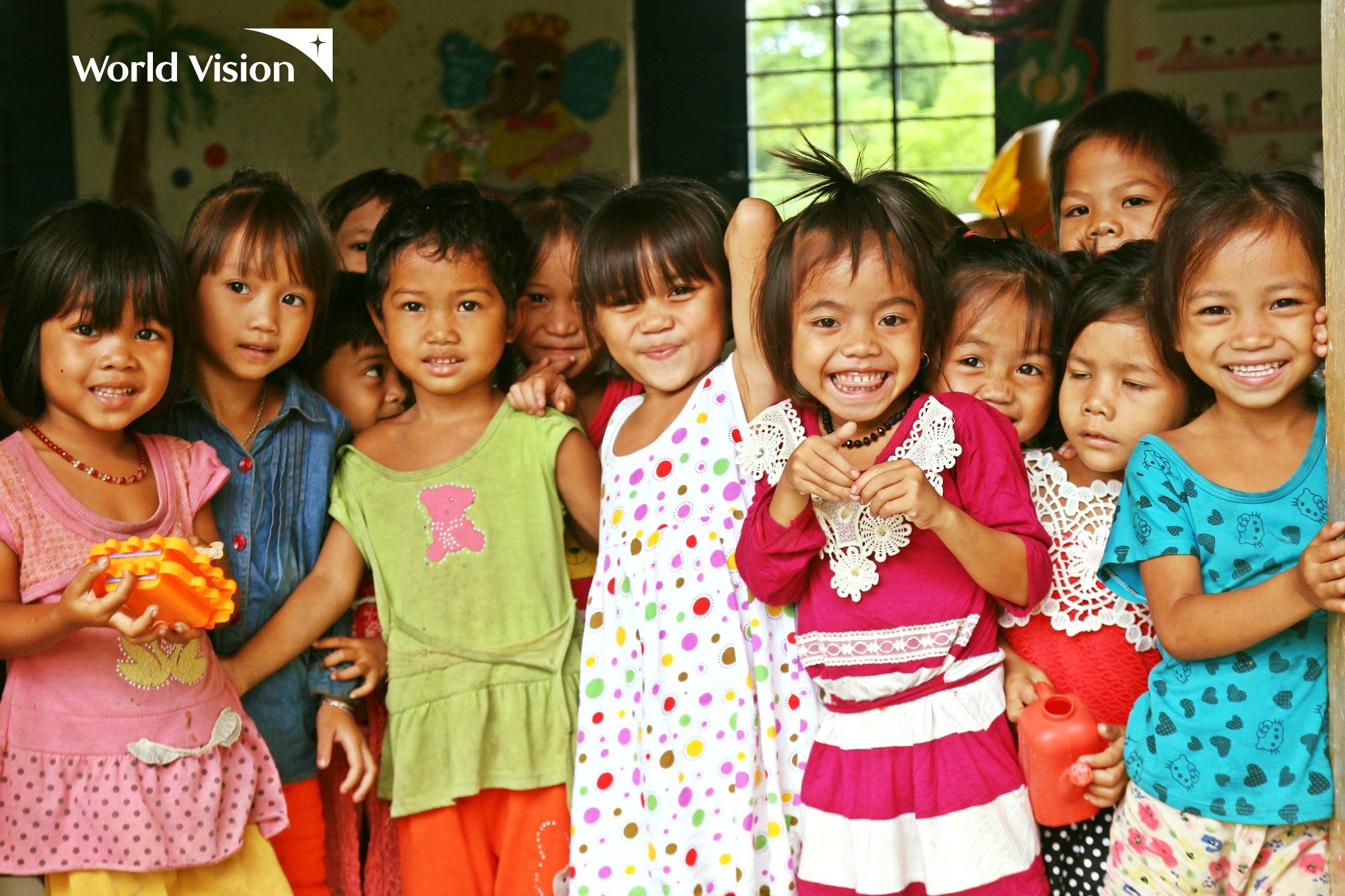 Tổ chức World Vision Vietnam trao 30 con bò giống cho người dân Điện Biên tam nhin the gioi world vision vietnam trao 30 con bo giong cho nguoi dan dien bien