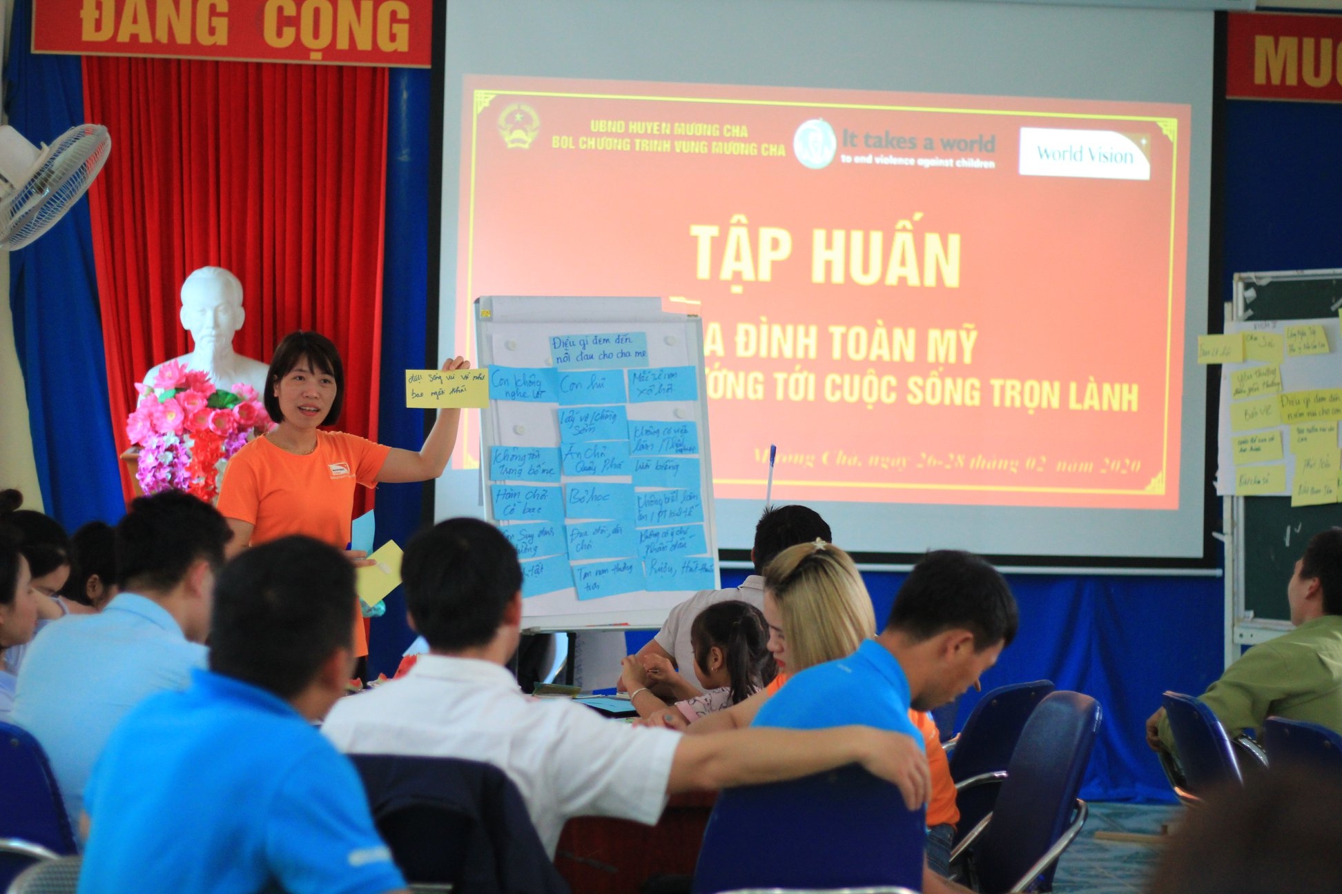 Tổ chức World Vision Vietnam trao 30 con bò giống cho người dân Điện Biên tam nhin the gioi world vision vietnam trao 30 con bo giong cho nguoi dan dien bien