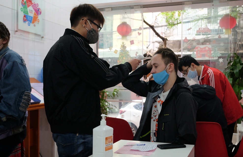 Đông đảo người nước ngoài tại Hà Nội tham gia hiến máu nhân đạo nguoi nuoc ngoai tai ha noi tham gia hien mau nhan dao