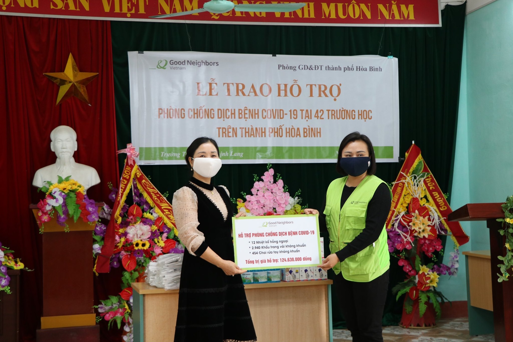 GNI hỗ trợ hơn 100 triệu đồng cho 42 trường học trên địa bàn tỉnh Hòa Bình chống COVID-19 gni ho tro hon 100 trieu dong cho 42 truong hoc tren dia ban tinh hoa binh chong covid 19