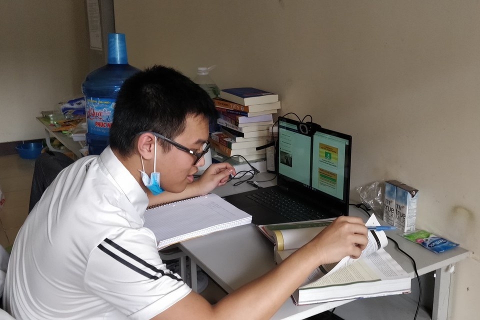 du hoc sinh viet tai my dang cach ly van gop 18 trieu tiet kiem chong covid 19