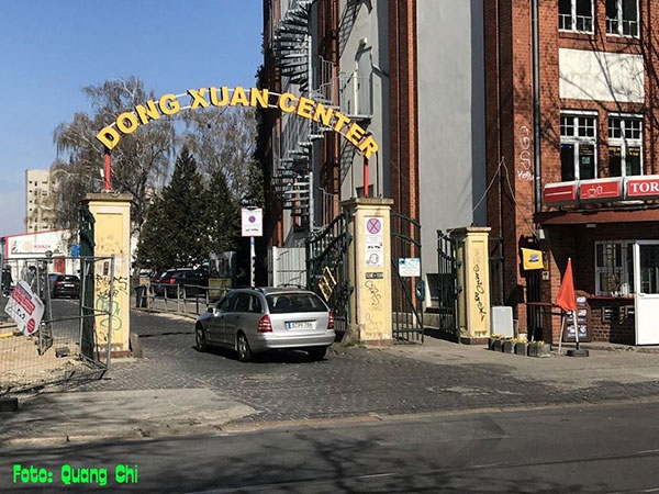 Người Việt tại Berlin may khẩu trang ủng hộ Đức chống COVID-19 nguoi viet tai berlin may khau trang ung ho duc chong covid 19