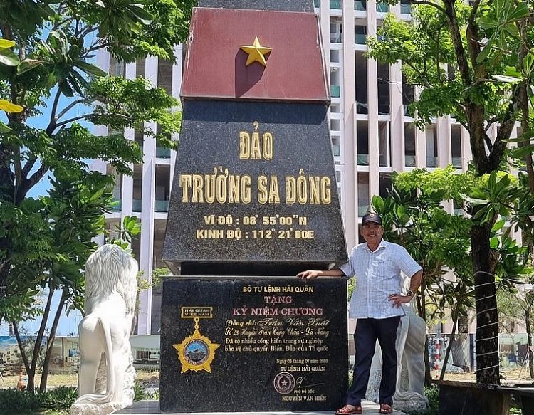 Người lính già xây cột mốc Trường Sa giữa lòng thành phố biển Người lính già xây cột mốc Trường Sa giữa lòng thành phố biển