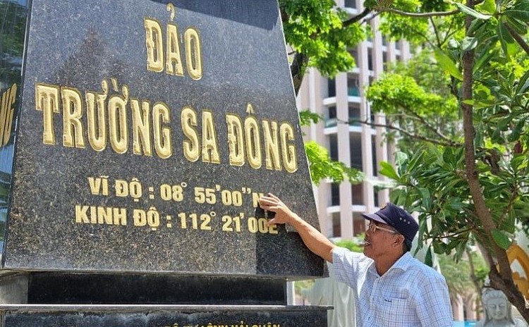 Người lính già xây cột mốc Trường Sa giữa lòng thành phố biển Người lính già xây cột mốc Trường Sa giữa lòng thành phố biển