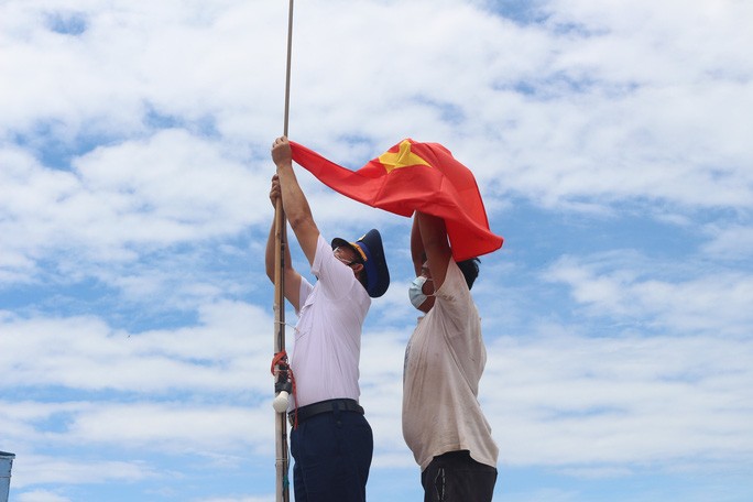 Vùng Cảnh sát biển 4 tổ chức tuyên truyền biển đảo cho ngư dân Vùng Cảnh sát biển 4 tổ chức tuyên truyền biển đảo cho ngư dân