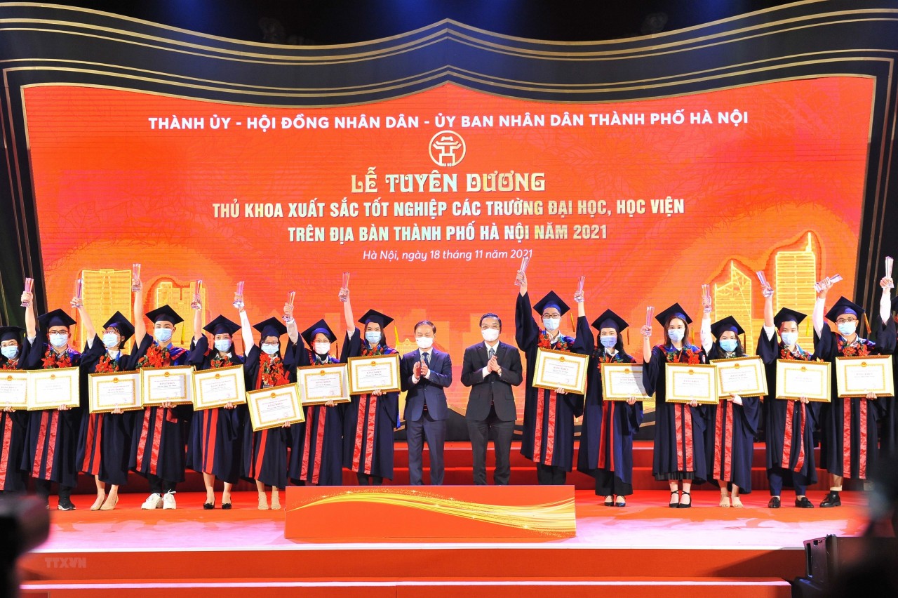Sẽ hỗ trợ 120 triệu đồng cho cử nhân xuất sắc có nguyện vọng làm việc tại Hà Nội Sẽ hỗ trợ 120 triệu đồng cho cử nhân xuất sắc có nguyện vọng làm việc tại Hà Nội