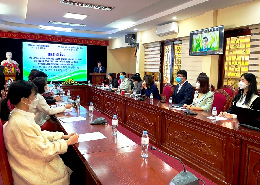 Hà Giang khai giảng lớp bồi dưỡng ngôn ngữ và văn hóa Hàn Quốc Hà Giang khai giảng lớp bồi dưỡng ngôn ngữ và văn hóa Hàn Quốc