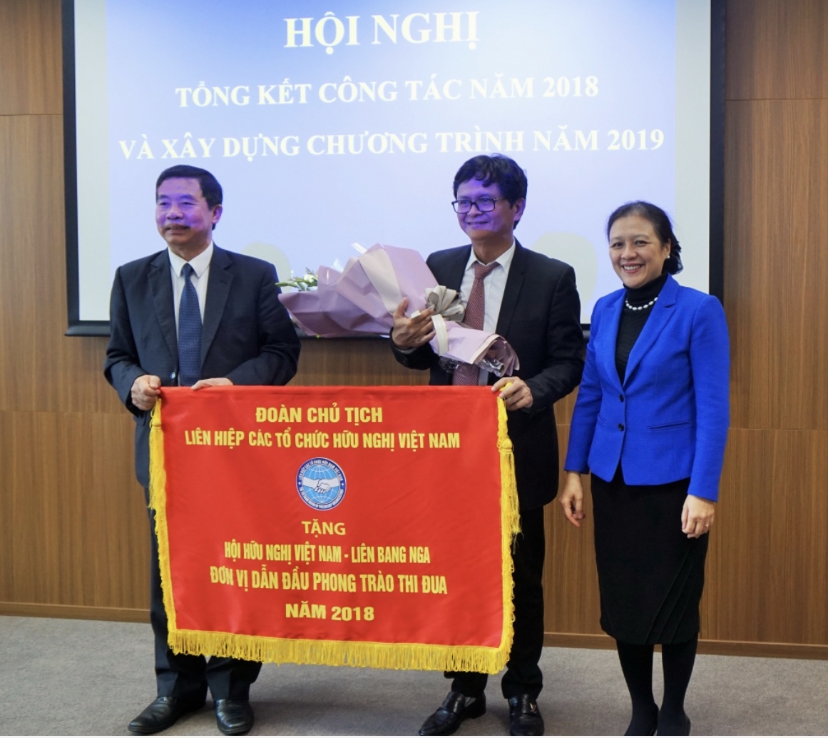 hoi huu nghi viet nam lien bang nga dieu chinh hoat dong sang hinh thuc online vi covid 19