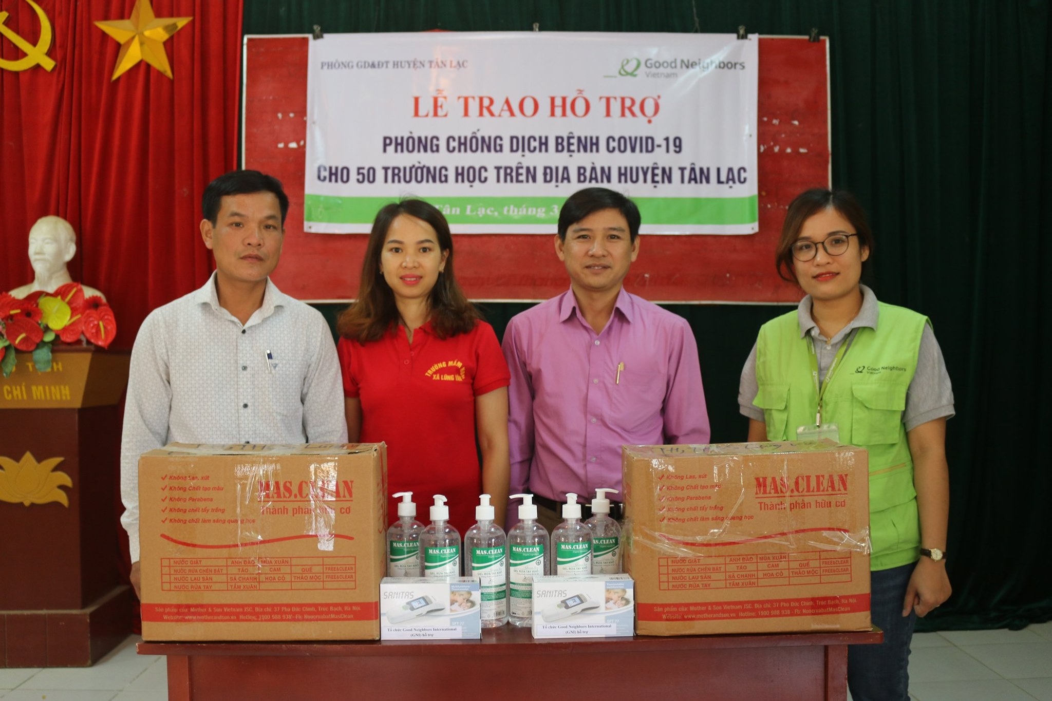 GNI hỗ trợ người dân Tân Lạc, Hòa Bình hơn 140 triệu đồng chống COVID-19 gni ho tro hon 140 trieu dong giup nguoi dan tan lac hoa binh chong covid 19