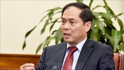 cac nha hang hai chau au thua nhan chu quyen cua viet nam o bien dong tu the ky xvi