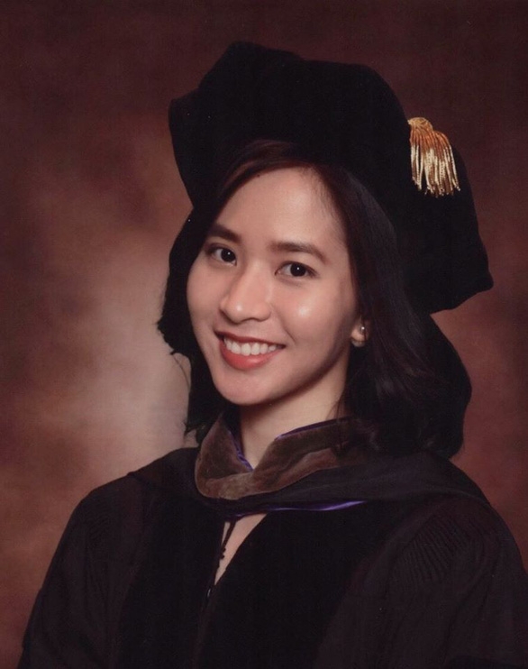Nữ dược sĩ gốc Việt phải làm việc gấp đôi tại Mỹ để giúp cộng đồng mùa dịch COVID-19 nu duoc si goc viet phai lam viec gap doi tai my de giup cong dong mua dich covid 19