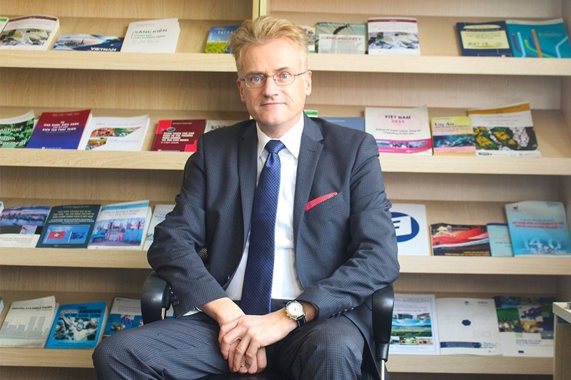 GS.TS Andreas Stoffers, Đức đưa ra 6 điểm để Việt Nam vực dậy kinh tế sau COVID-19 gsts andreas stoffers duc dua ra 6 diem de viet nam vuc day kinh te sau covid 19