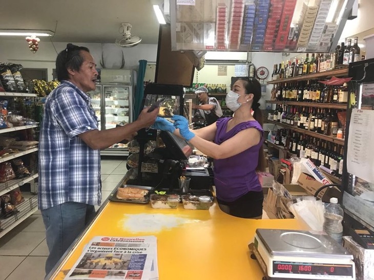 Người Việt tại Nouvelle-Caledonia nhận may 1,5 triệu khẩu trang miễn phí phòng dịch COVID-19 nguoi viet tai nouvelle caledonia nhan may 15 trieu khau trang mien phi phong dich covid 19