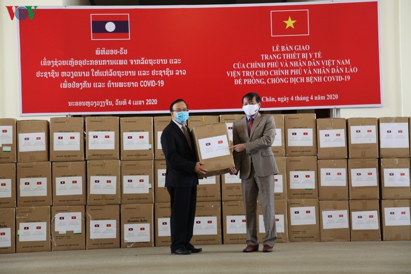 Bạn bè nước ngoài cảm kích tinh thần đoàn kết quốc tế của Việt Nam trong chống dịch COVID-19 mot viet nam tu trung uong den dia phuong cung dong long chong dich covid 19