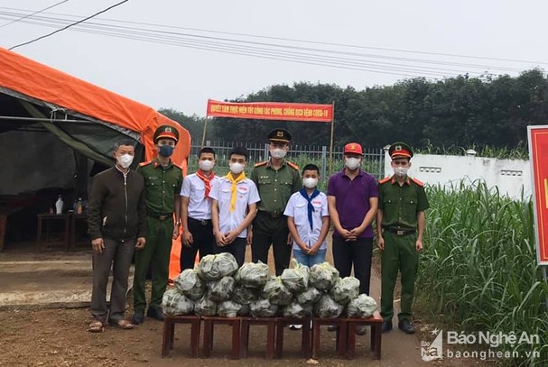 Giáo xứ Nghĩa Thành, Nghệ An ủng hộ 600 chiếc bánh chưng cho khu cách ly chống COVID-19 giao xu nghia thanh nghe an ung ho 600 chiec banh chung cho khu cach ly chong covid 19