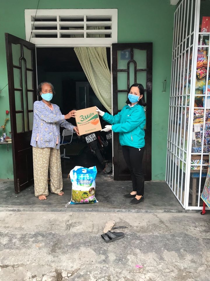 to chuc plan international viet nam tai tro hon 125 trieu dong giup do cac gia dinh kho khan tai hue