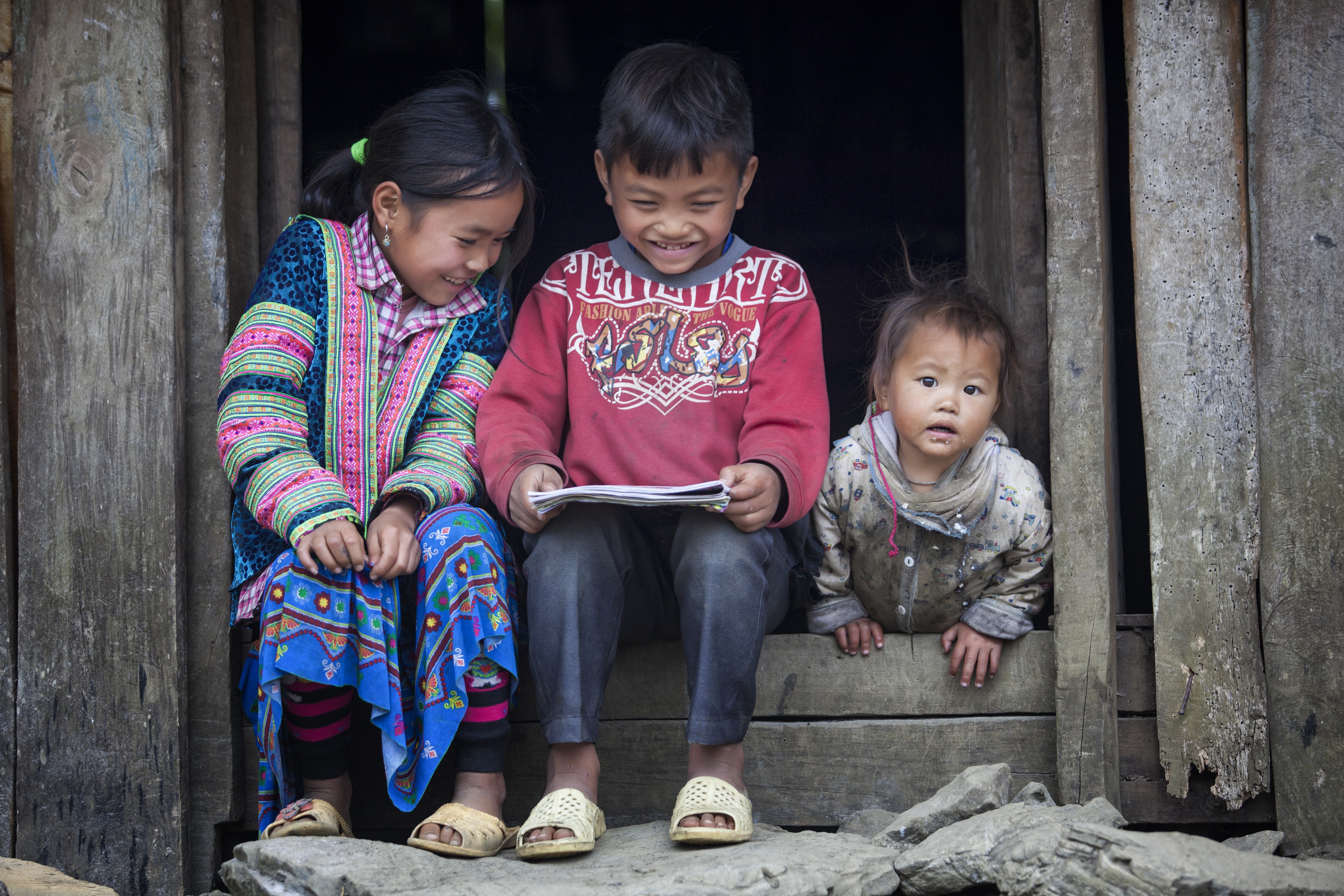 Plan International Việt Nam cam kết hỗ trợ 16 tỷ đồng bảo vệ trẻ em dân tộc thiểu số trước COVID-19. plan international viet nam cam ket ho tro 16 ty dong bao ve tre em dan toc thieu so truoc covid 19