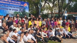 hoi nguoi viet nam toan thai ung ho 860000 baht giup que huong chong covid 19