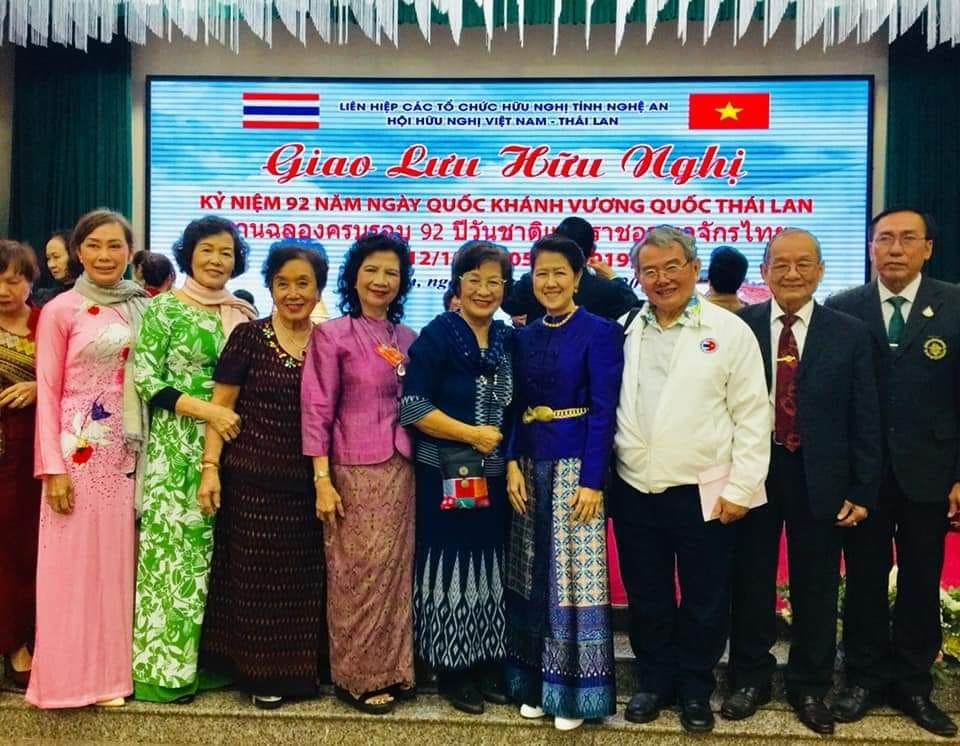 Hội người Việt Nam toàn Thái ủng hộ 860.000 Baht giúp quê hương chống COVID-19 hoi nguoi viet nam toan thai ung ho 860000 baht giup que huong chong covid 19