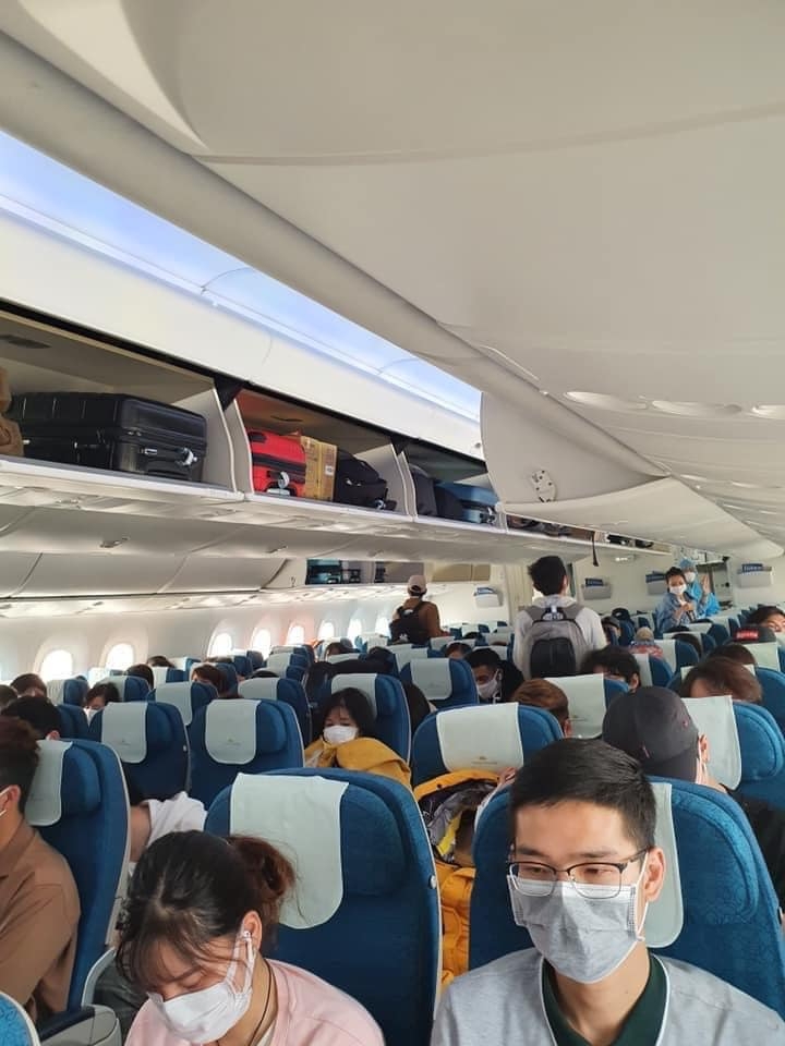 Gần 300 công dân Việt Nam "mắc kẹt" tại Nhật Bản đã về nước an toàn gan 300 cong dan viet nam mac ket tai nhat ban da ve nuoc an toan