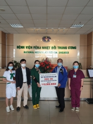Kiều bào Ba Lan ủng hộ 110 triệu đồng giúp các bác sĩ chống COVID-19