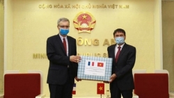 yen bai tang 50000 khau trang cho tinh val de marne phap chong covid 19