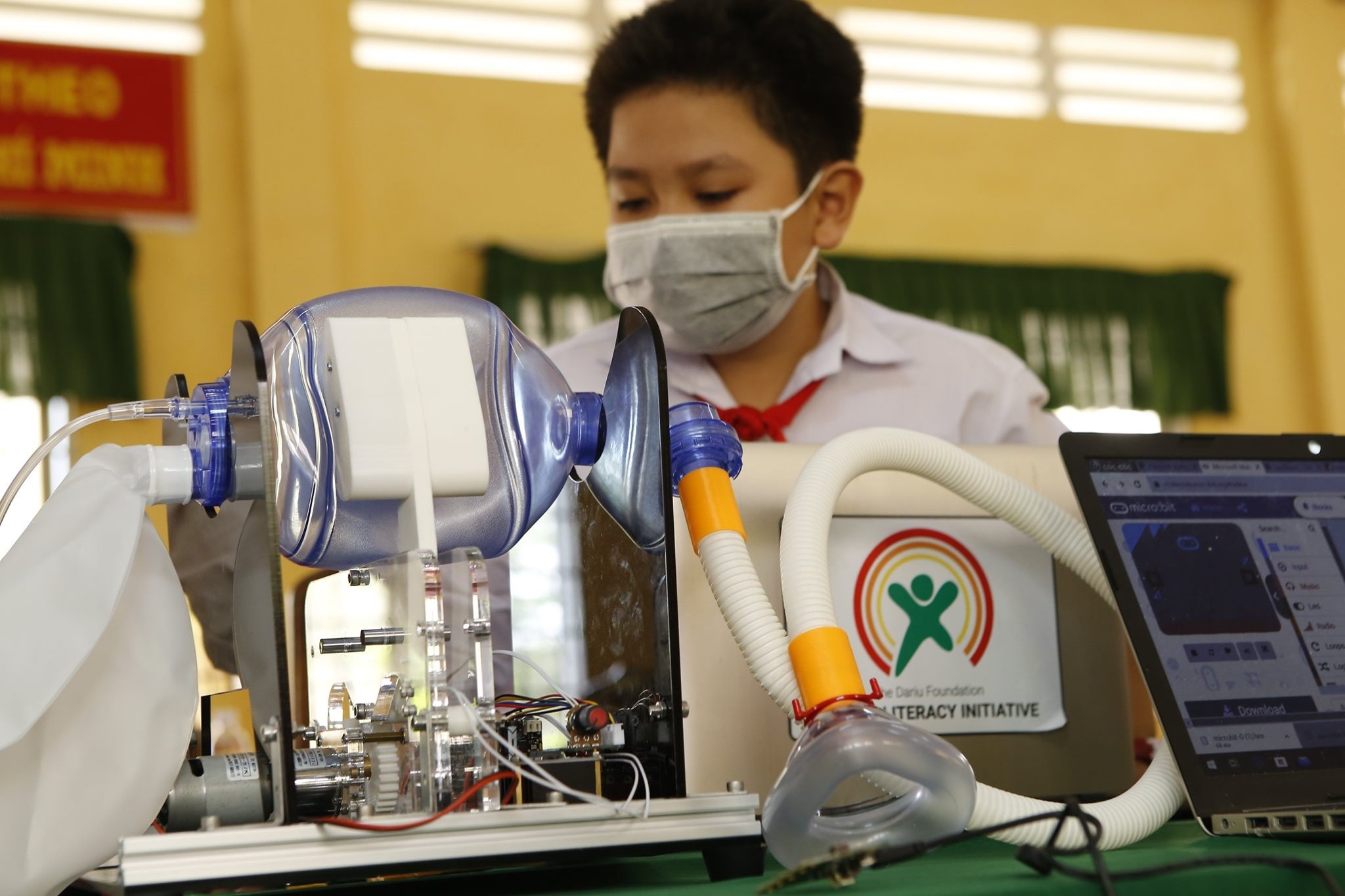 The Dariu Foundation hỗ trợ học sinh Việt Nam học trực tuyến về in 3D phụ kiện khẩu trang và vận hành máy trợ thở the dariu foundation ho tro hoc sinh viet nam hoc truc tuyen ve in 3d phu kien khau trang va van hanh may tro tho