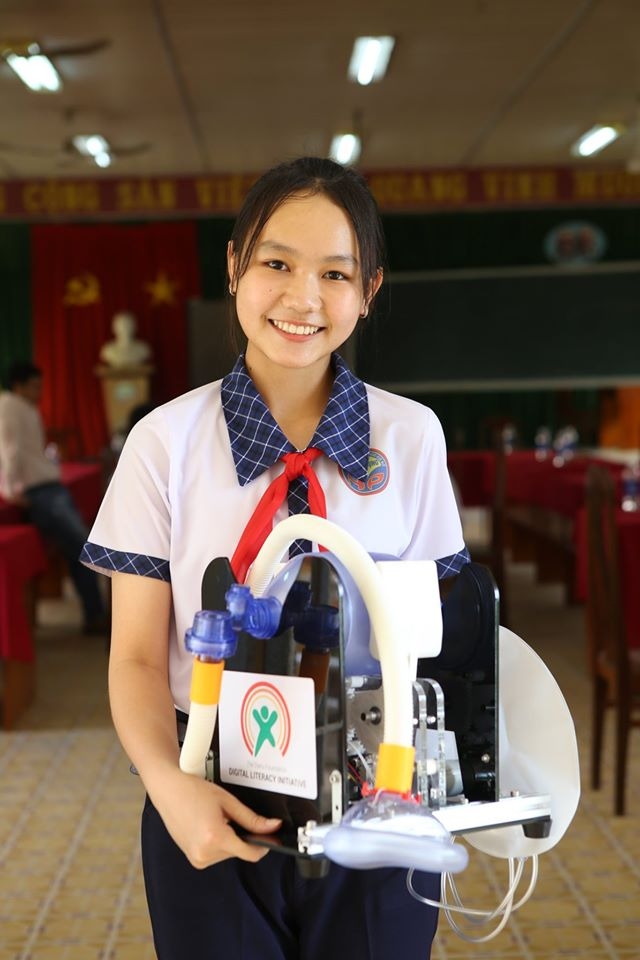 The Dariu Foundation hỗ trợ học sinh Việt Nam học trực tuyến về in 3D phụ kiện khẩu trang và vận hành máy trợ thở the dariu foundation ho tro hoc sinh viet nam hoc truc tuyen ve in 3d phu kien khau trang va van hanh may tro tho