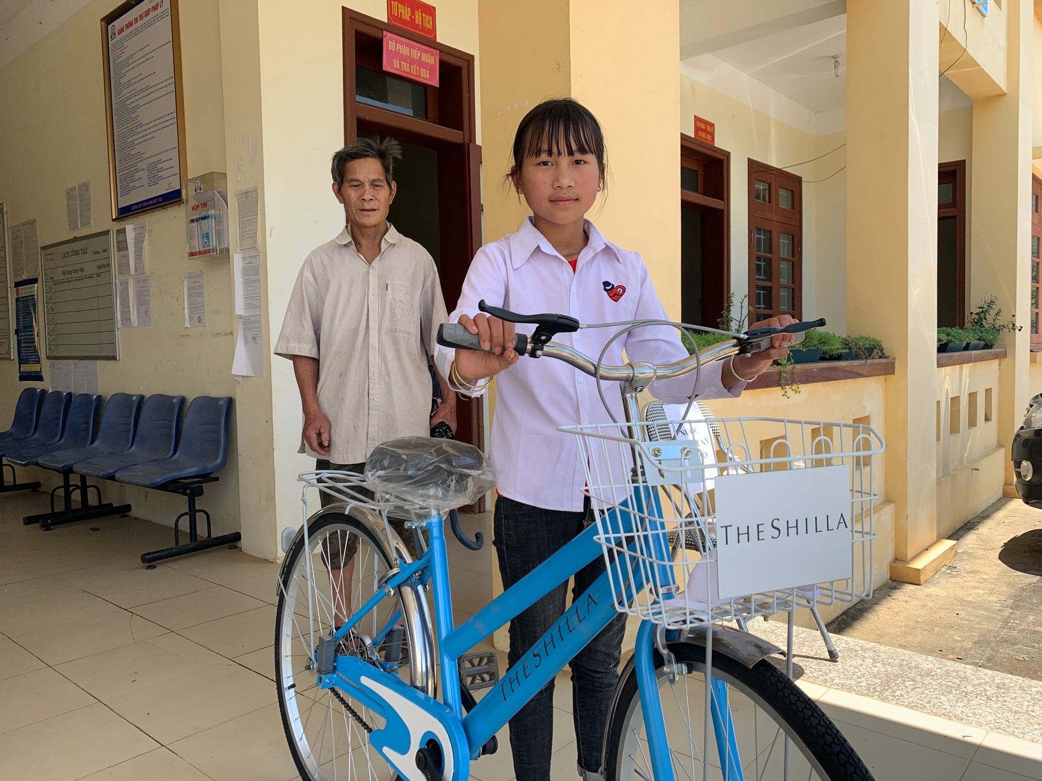ChildFund trao tặng xe đạp cho trẻ em nghèo tại Bắc Kạn và Cao Bằng childfund trao tang xe dap cho tre em ngheo tai bac kan va cao bang