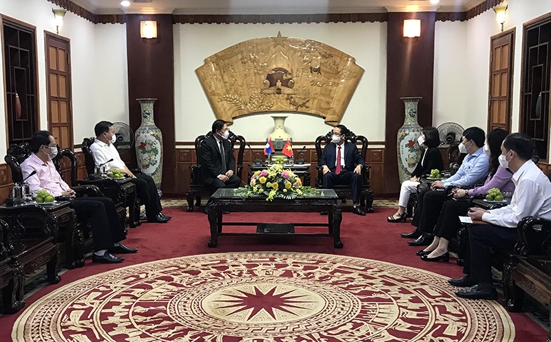Vun đắp cho tình hữu nghị giữa tỉnh Quảng Bình (Việt Nam) và các tỉnh của Lào Vun đắp cho tình hữu nghị giữa tỉnh Quảng Bình (Việt Nam) và các tỉnh của Lào