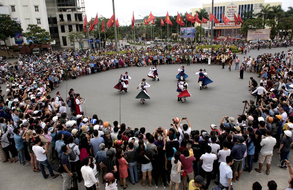 Dời lịch tổ chức Tuần lễ Festival Huế 2022 sang cuối tháng 6/ 2022 Dời lịch tổ chức Tuần lễ Festival Huế 2022 sang cuối tháng 6/ 2022