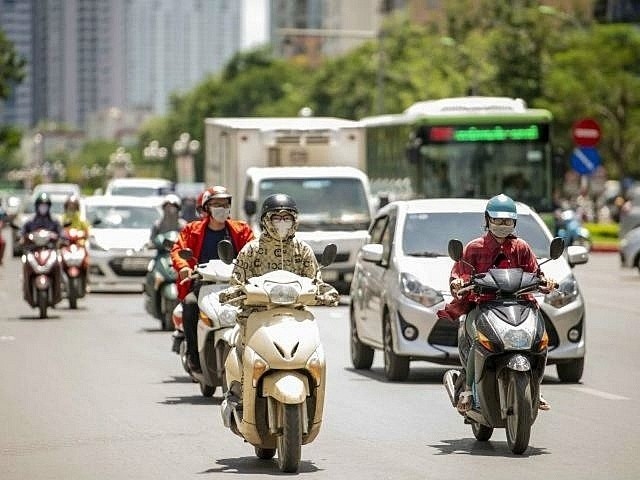 Thời tiết 8/4: Hà Nội nắng nóng, có lúc oi bức như mùa hè Thời tiết 8/4: Hà Nội nắng nóng, có lúc oi bức như mùa hè
